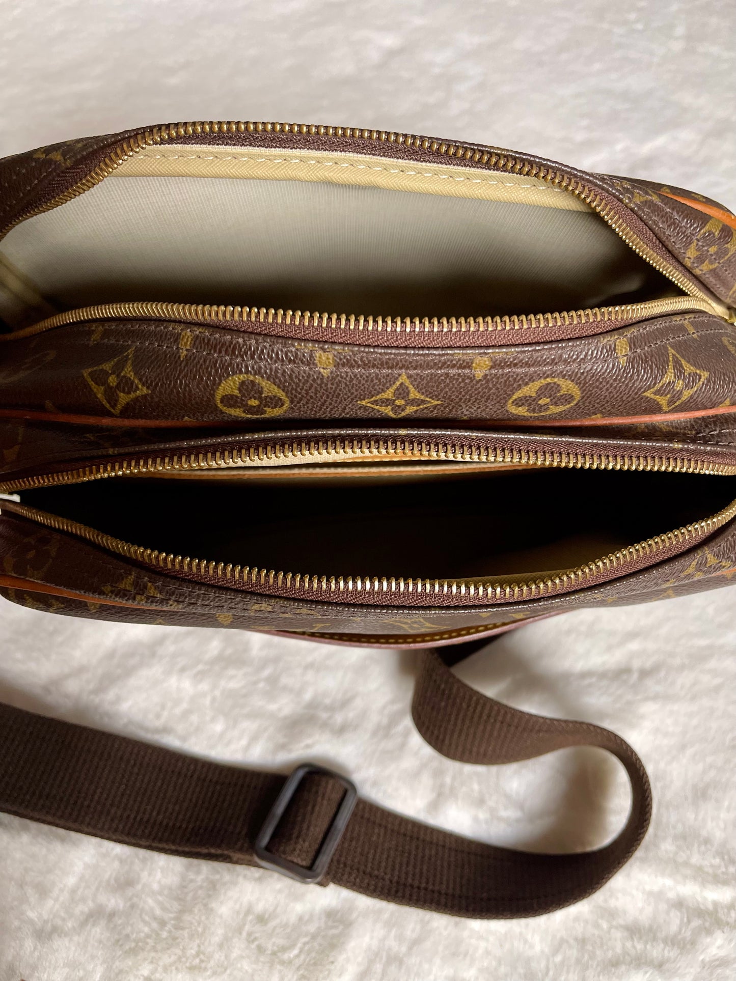 Louis Vuitton Reporter GM Crossbody Bag Vintage
