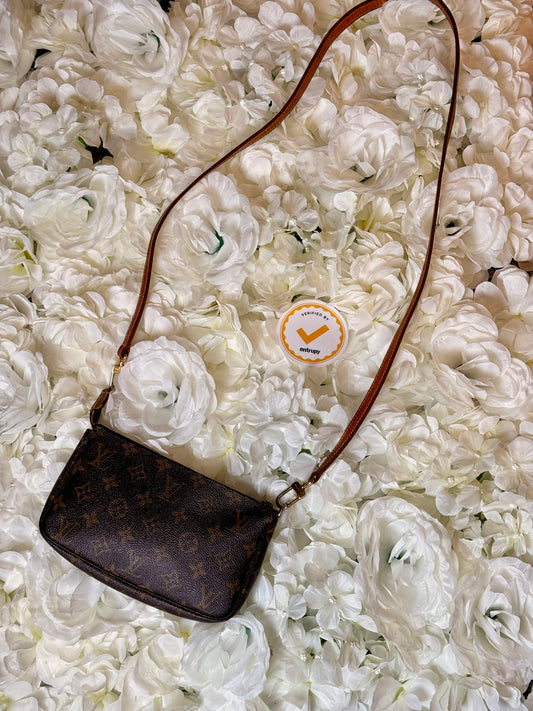 Louis Vuitton Monogram Pochette Crossbody Bag with Authentic Strap Vintage