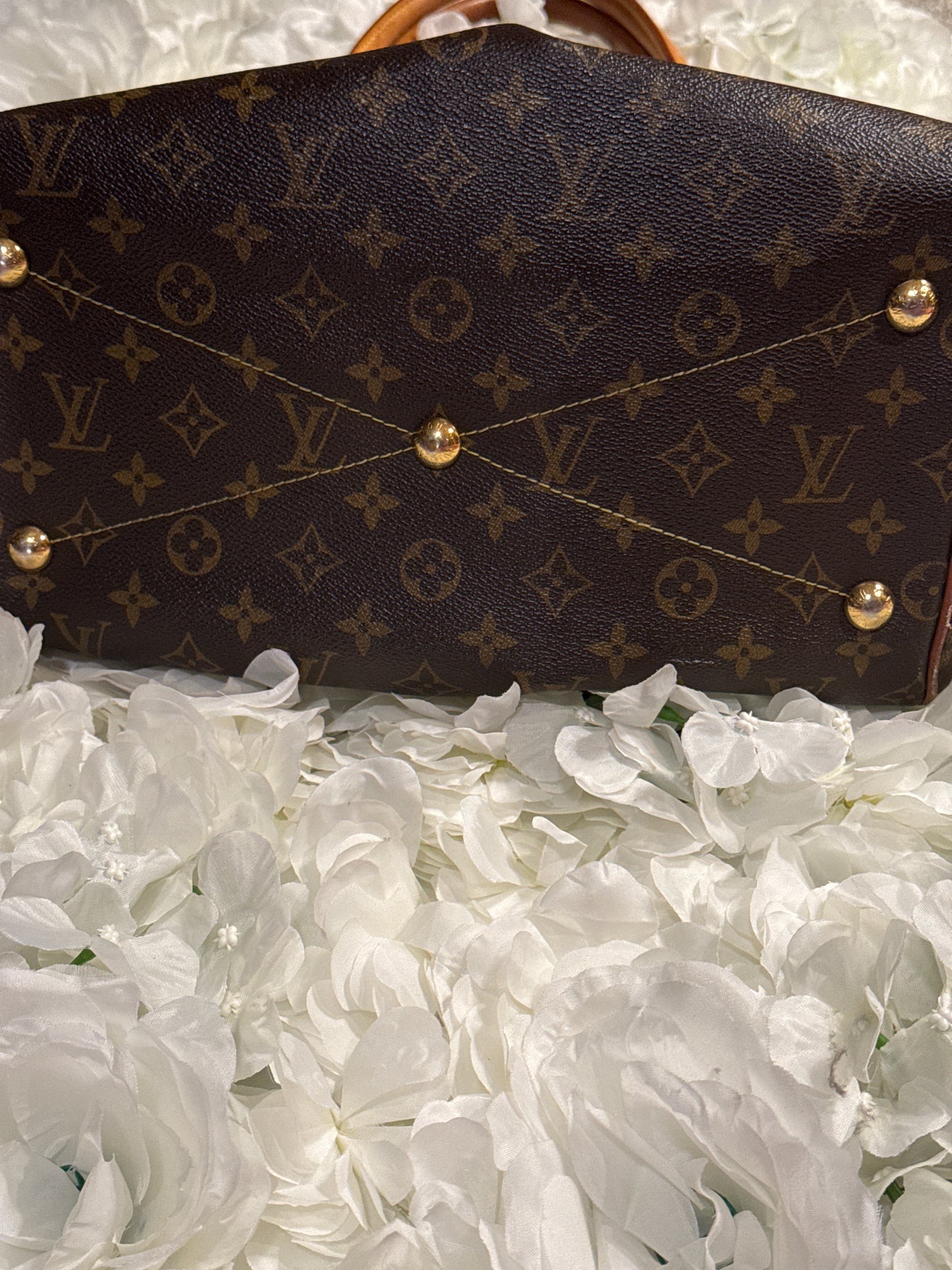 Louis Vuitton Tivoli GM Handbag