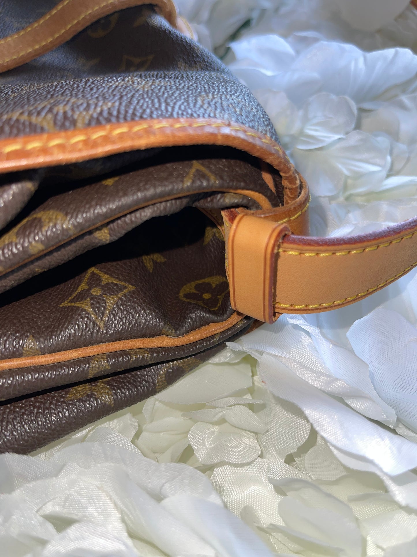 Louis Vuitton Saumur 35 Messenger Bag Vintage