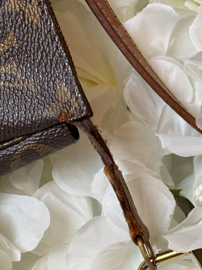 Louis Vuitton Monogram Pochette Crossbody Bag with Authentic Strap Vintage