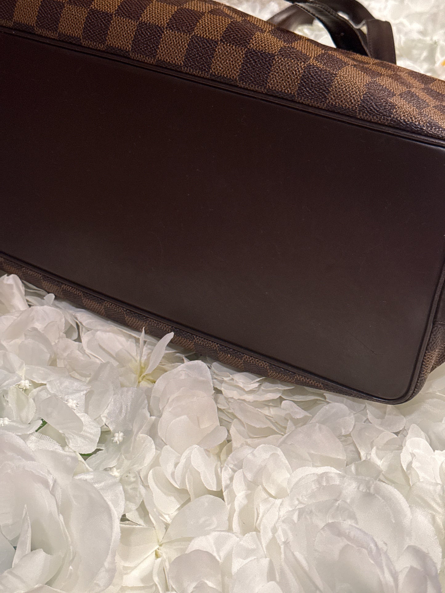 Louis Vuitton Chelsea GM Handbag