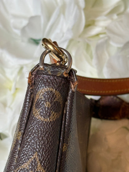Louis Vuitton Monogram Pochette Crossbody Bag with Authentic Strap Vintage