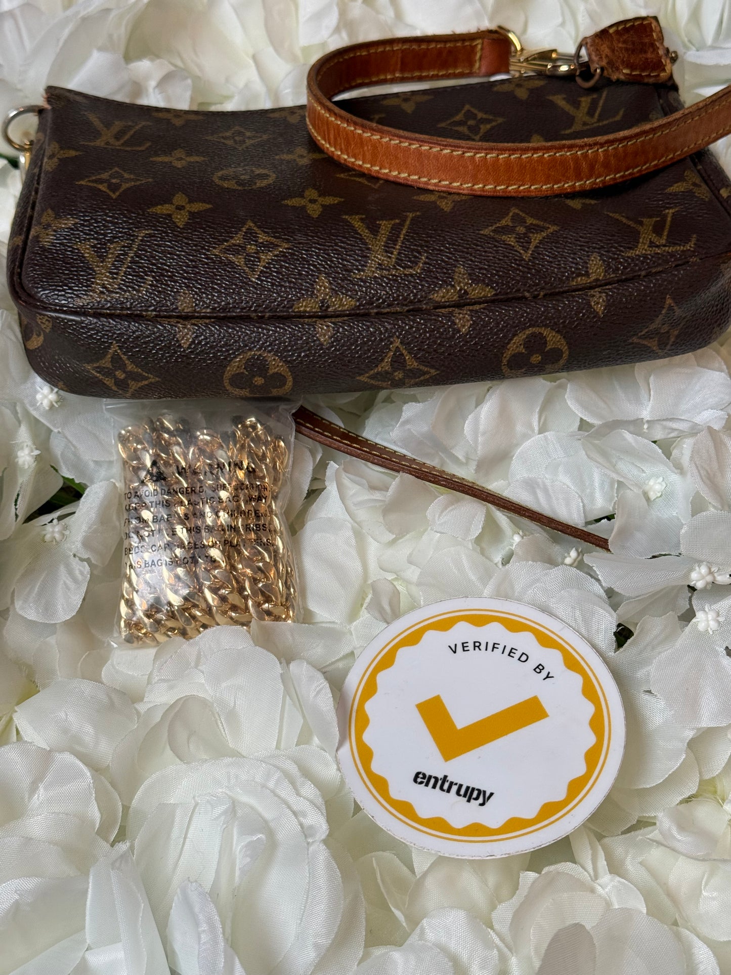 Louis Vuitton Monogram Pochette Crossbody Bag with Authentic Strap Vintage