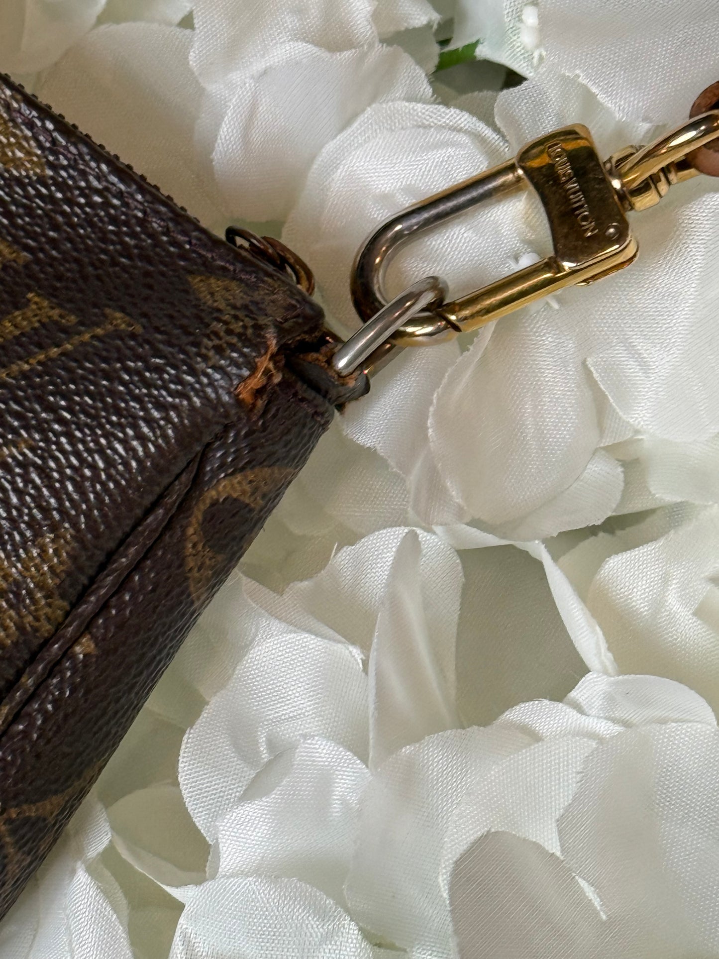 Louis Vuitton Monogram Pochette Crossbody Bag with Authentic Strap Vintage