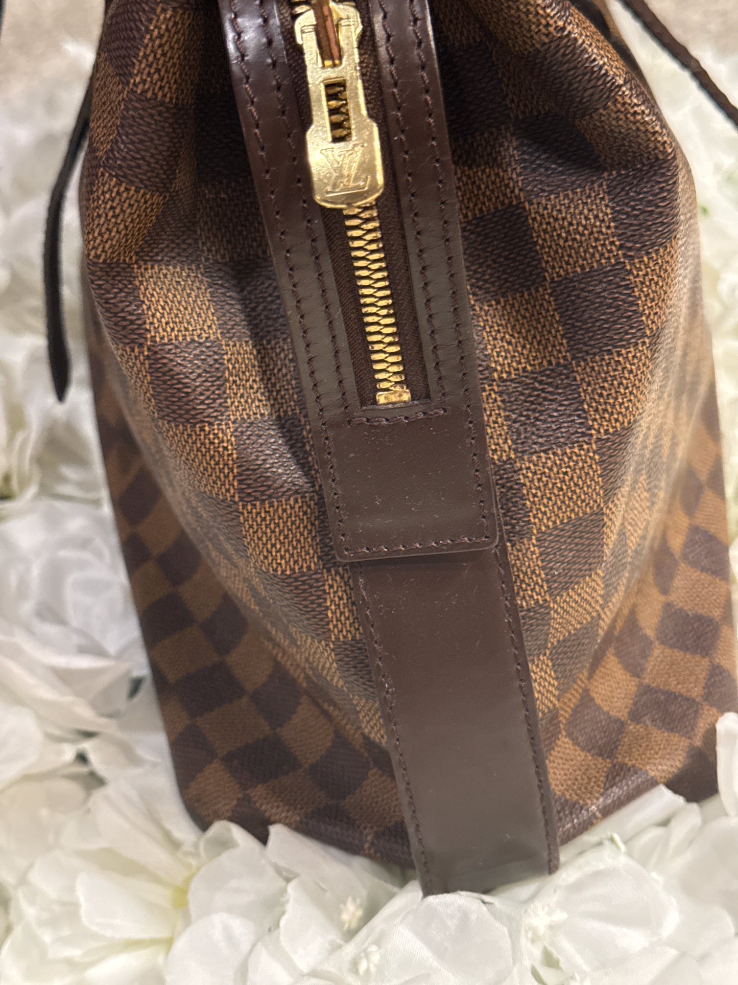 Louis Vuitton Chelsea GM Handbag